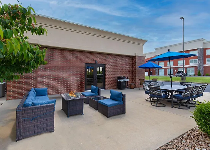 Hampton Inn & Suites Madisonville